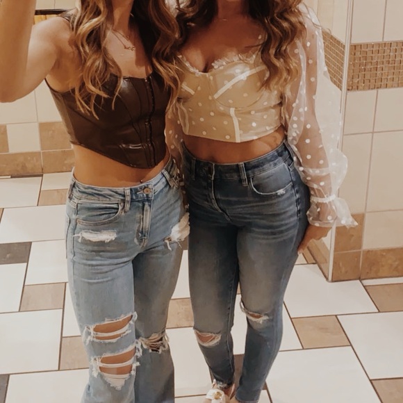 Petal and Pup Runway crop top - Picture 3 of 4